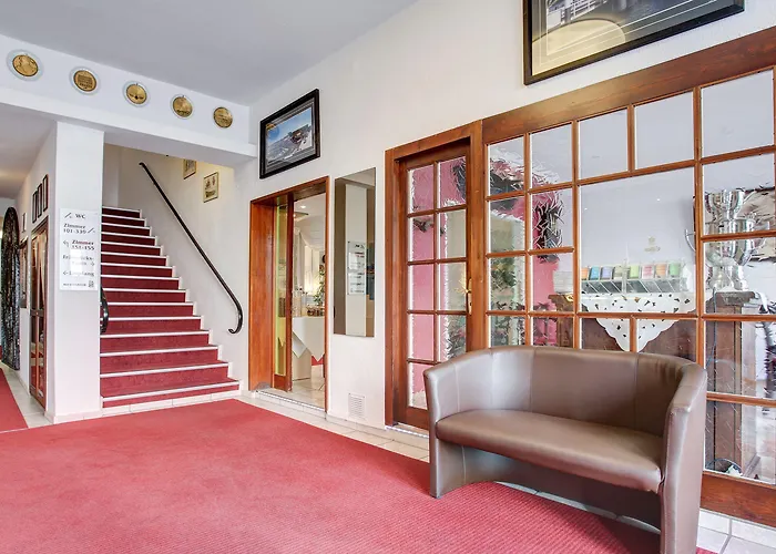 3 star hotels Consul